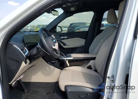 2025 BMW X1 xDrive28I z USA, uszkodzony, nr VIN WBX73EF05S5156540